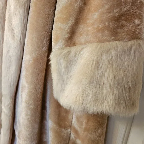 Cruella Coat - Picture 4 of 9